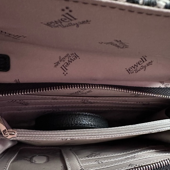 NWT Thirty-One Geometric Black and White Crossbody - Picture 8 of 8